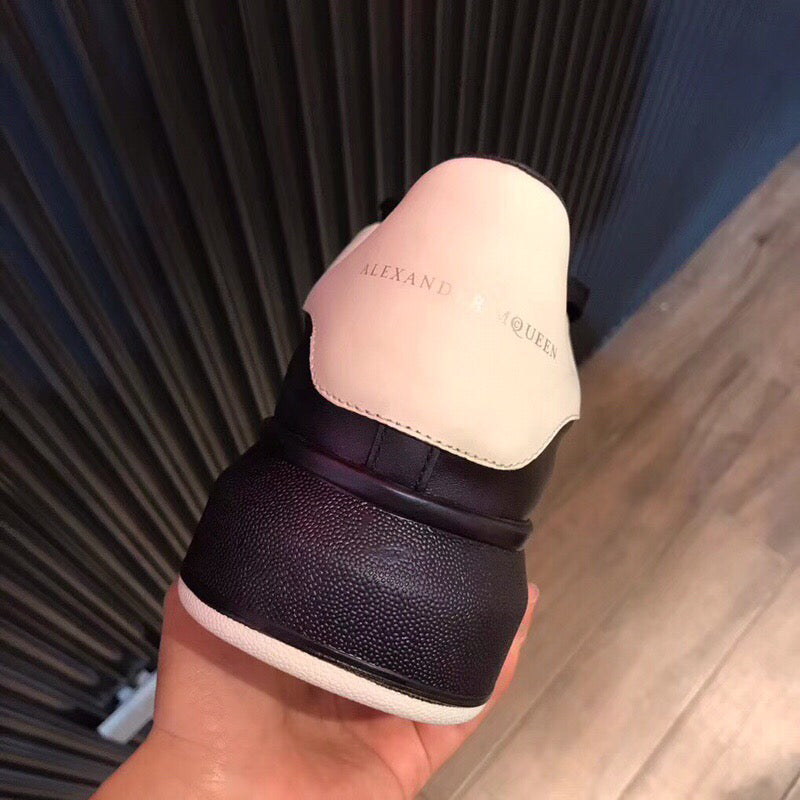 ALEXANDER MCQUEEN NERE CON RETRO BIANCO