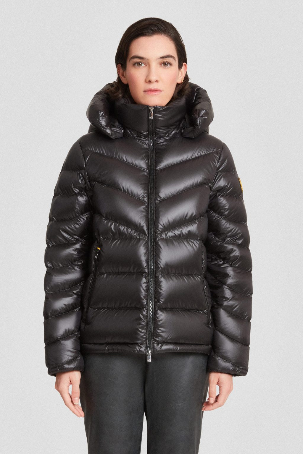 Piumino Ciesse corto nero con cappuccio staccabile