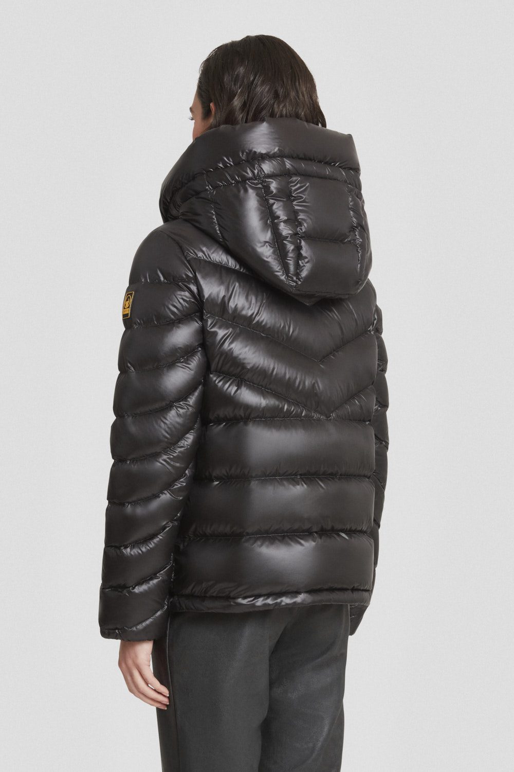 Piumino Ciesse corto nero con cappuccio staccabile