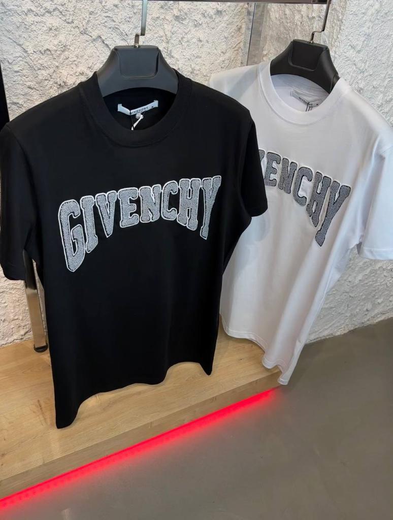 T-SHIRT GIVENCHY
